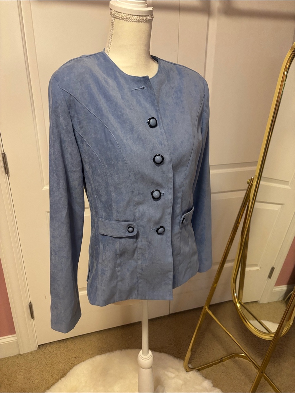 Vintage DJ Summers
Periwinkle suede jacket
